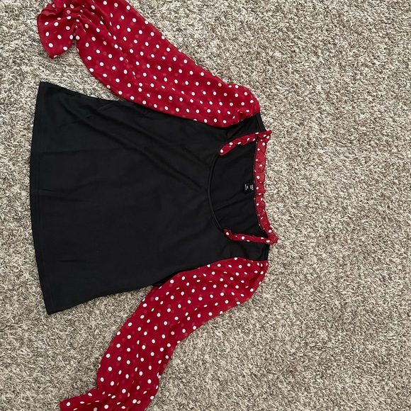 SHEIN Curve 2XL black top with red and white sheer polka dot sleeves. - Picture 2 of 3